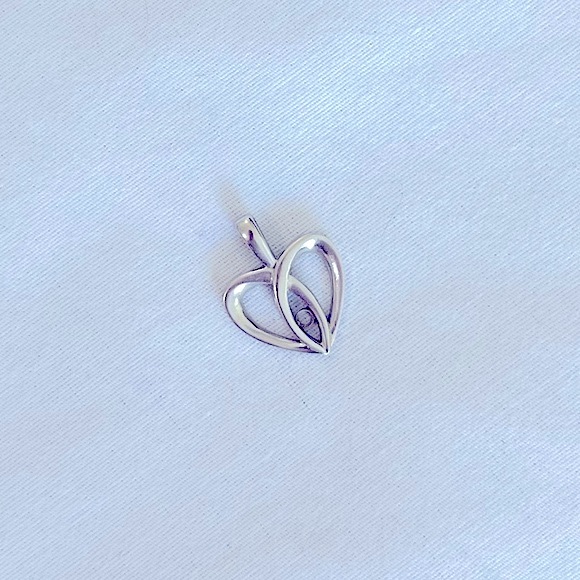 10K White Gold Celtic Heart Pendant - Picture 1 of 5